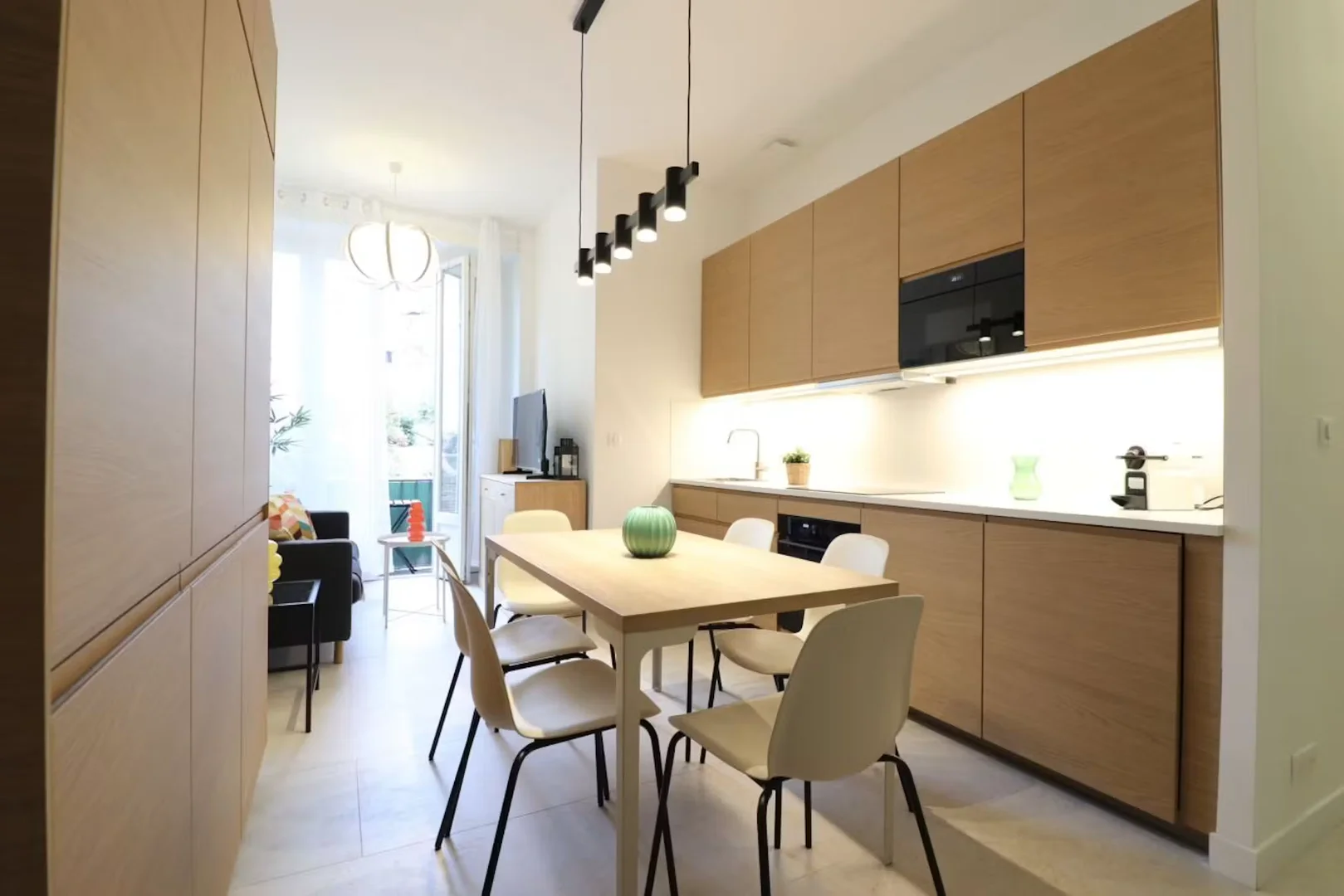 Habitación estudiantil amplia y cómoda en 