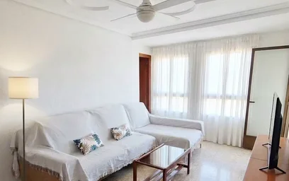 Private room at Carrer Clara Campoamor, Camí dels Magros, image 3 of 10