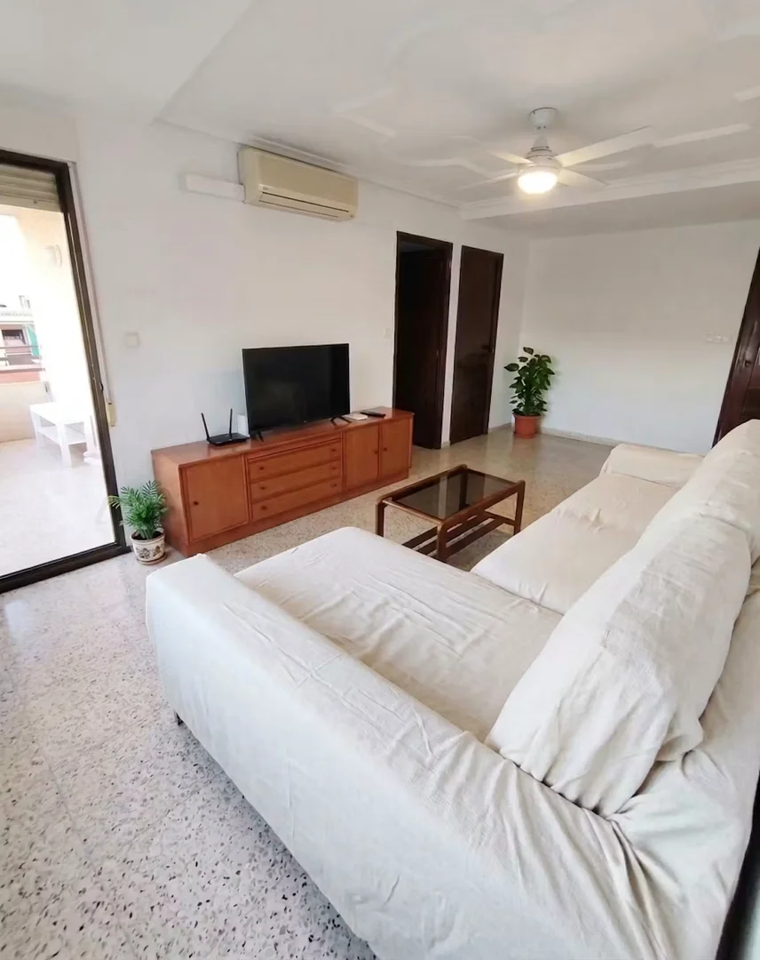 Student-friendly room in  with modern amenities