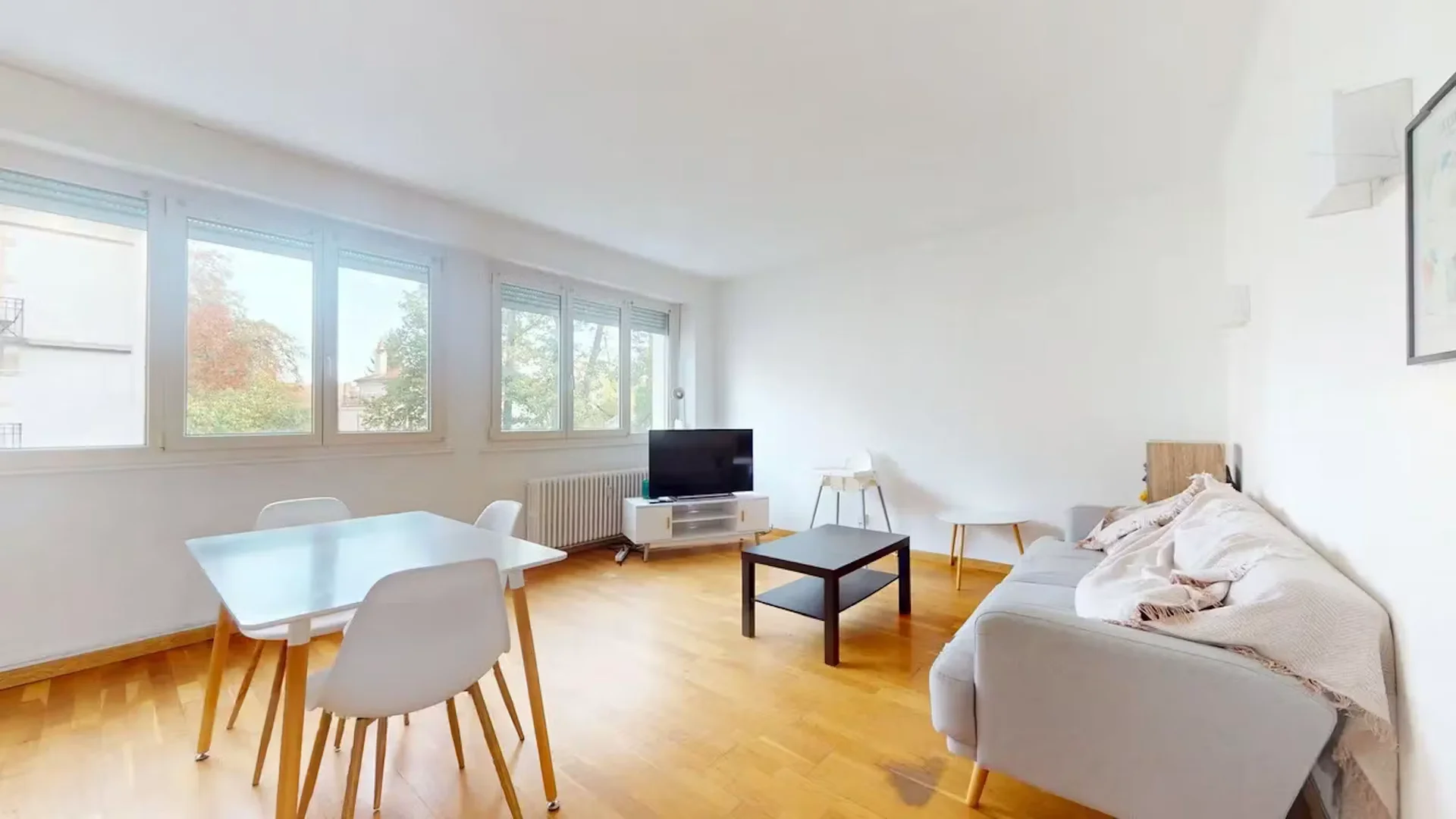 Quarto para alugar em apartamento de estudantes em , totalmente mobilado