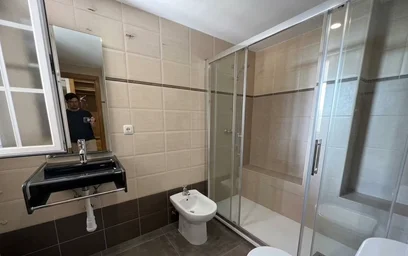 Private room at Calle Arousa, image 3 of 9