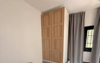 {area} içinde aydınlık özel oda
