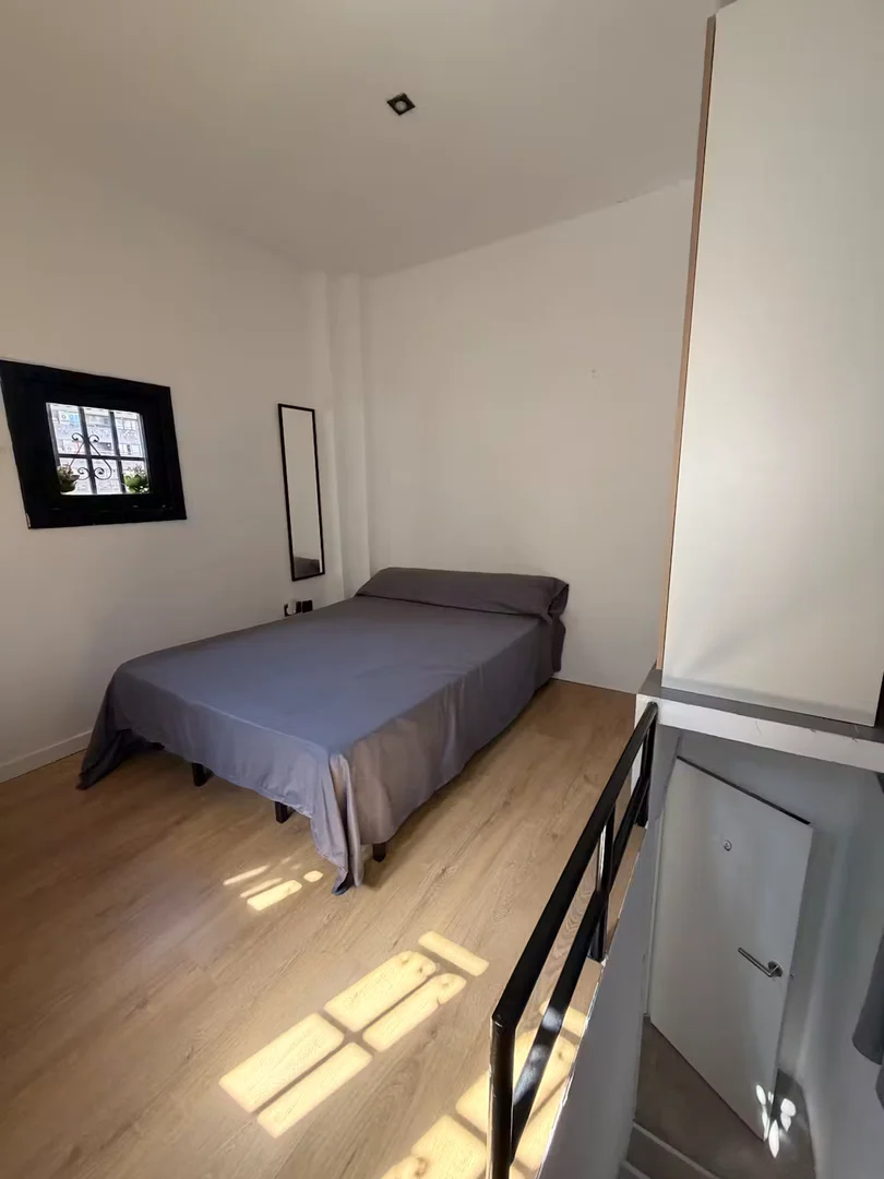 'de öğrenci dairesinde, tamamen mobilyalı kiralık oda