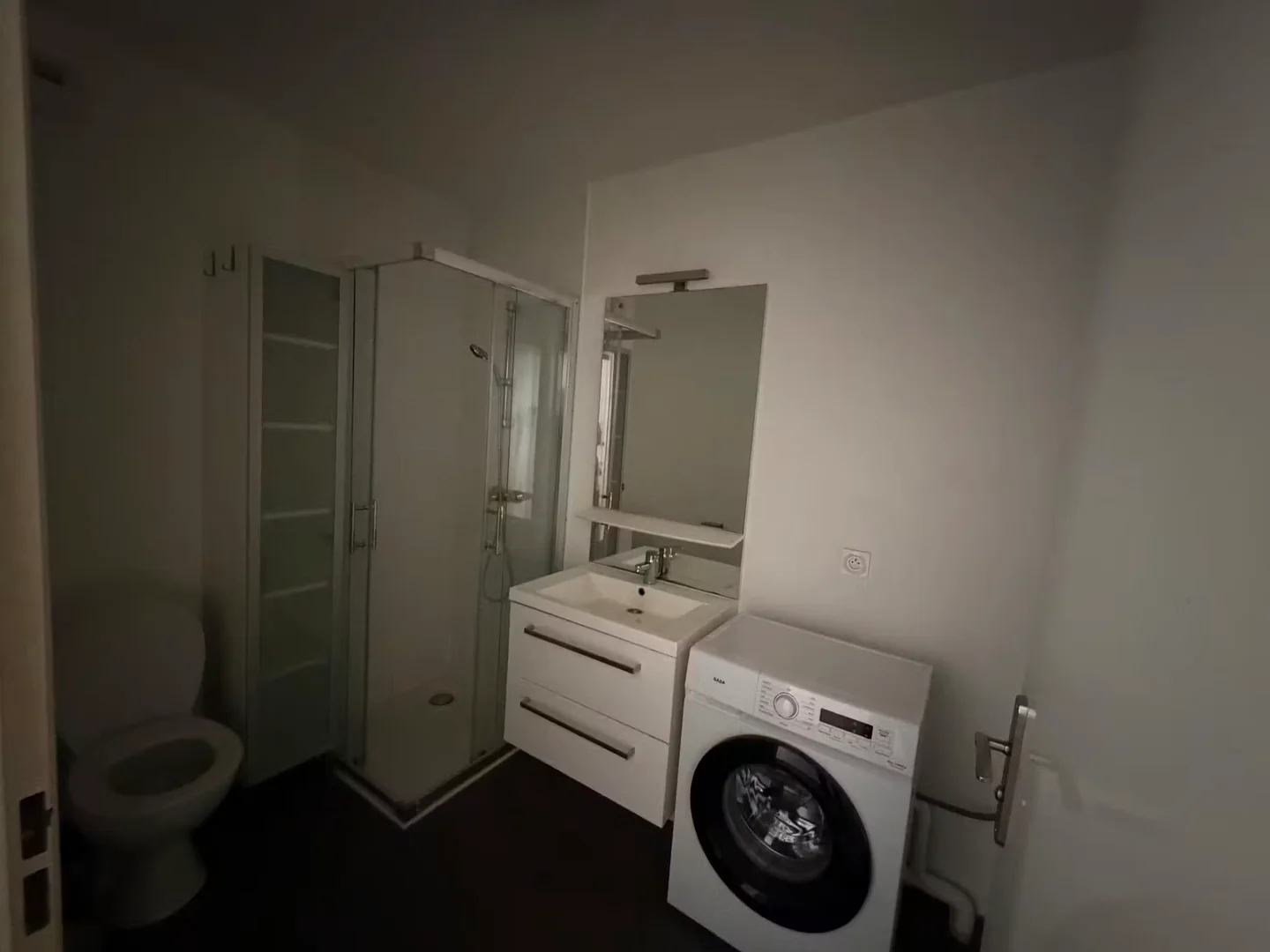 Functional student room perfect for studying in