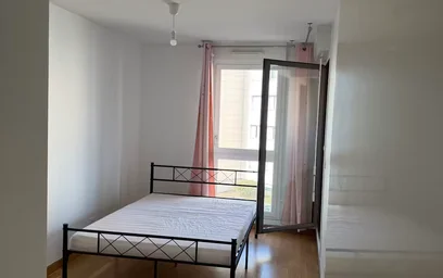 Cheap private room in {area}