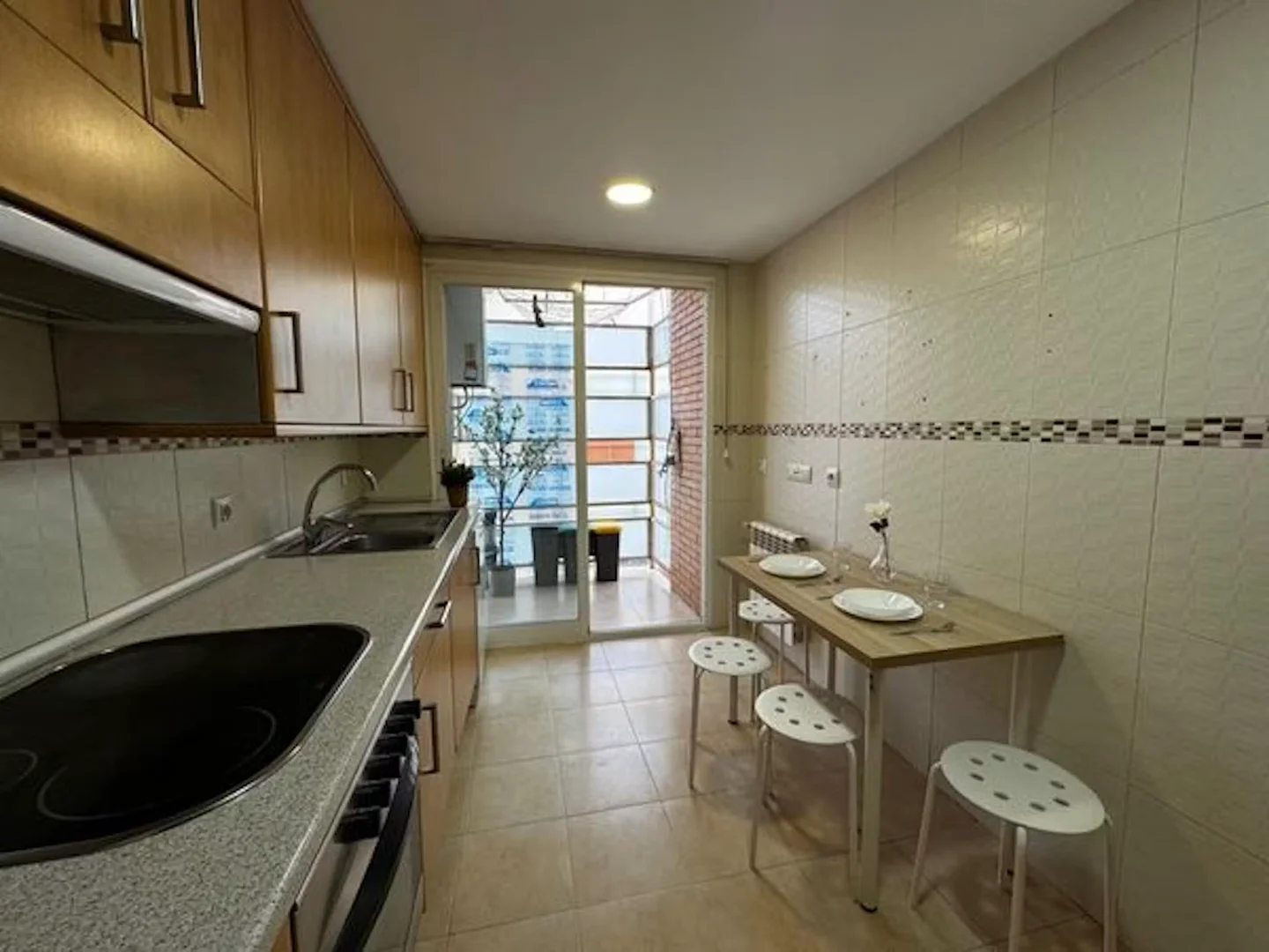 Quarto acolhedor para estudantes disponível em