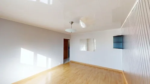 Entire apartment at Rue Edmond About, Rive Droite, image 5 of 10