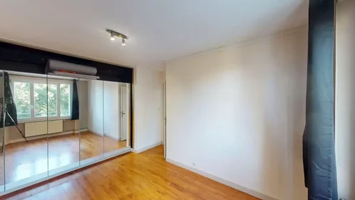 Entire apartment at Rue Edmond About, Rive Droite, image 9 of 10