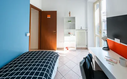 Private room at Via Torquato Tasso, image 3 of 10