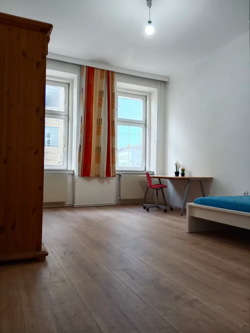 Functional student room perfect for studying in