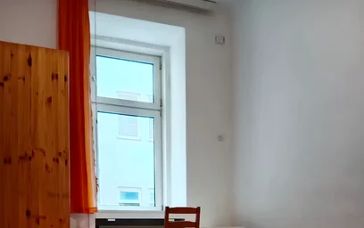 Bright private room in {area}