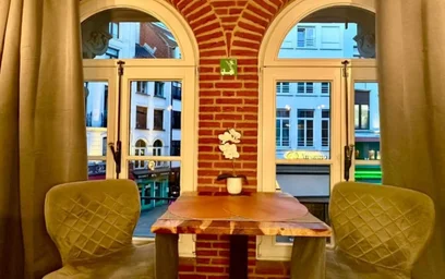 Dairenin tamamı konumu Oude Koornmarkt, Stadhuis-Sint-Jacob-Hessenhuis, 3 8 görüntüsü