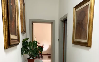 Wspólny pokój z biurkiem w {area}