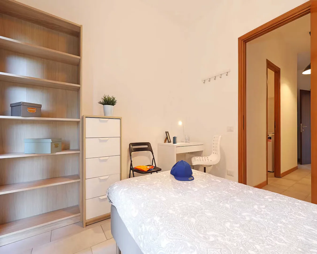Habitación para estudiantes en  con área de estudio y facilidades compartidas