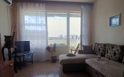 Appartamento completamente ristrutturato a {area}