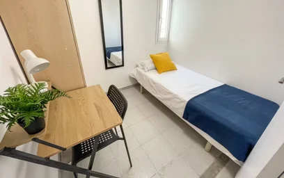 Bright private room in {area}