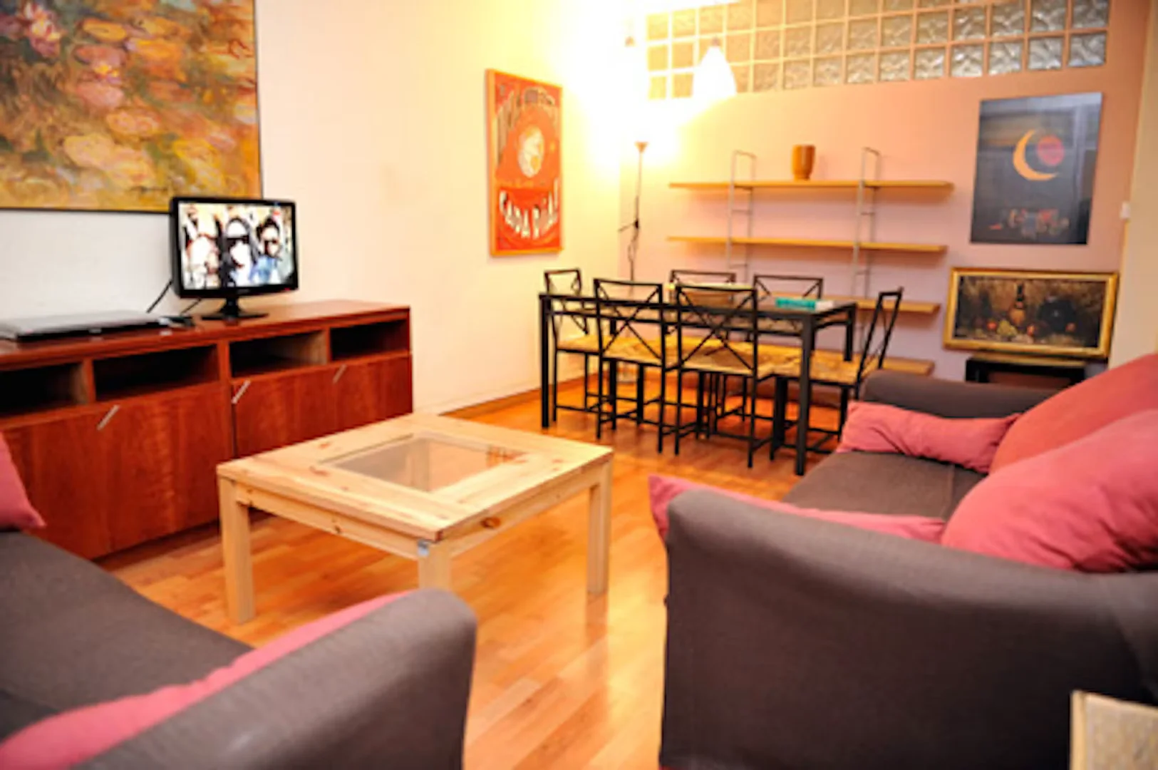 Comfortable and spacious student room in 