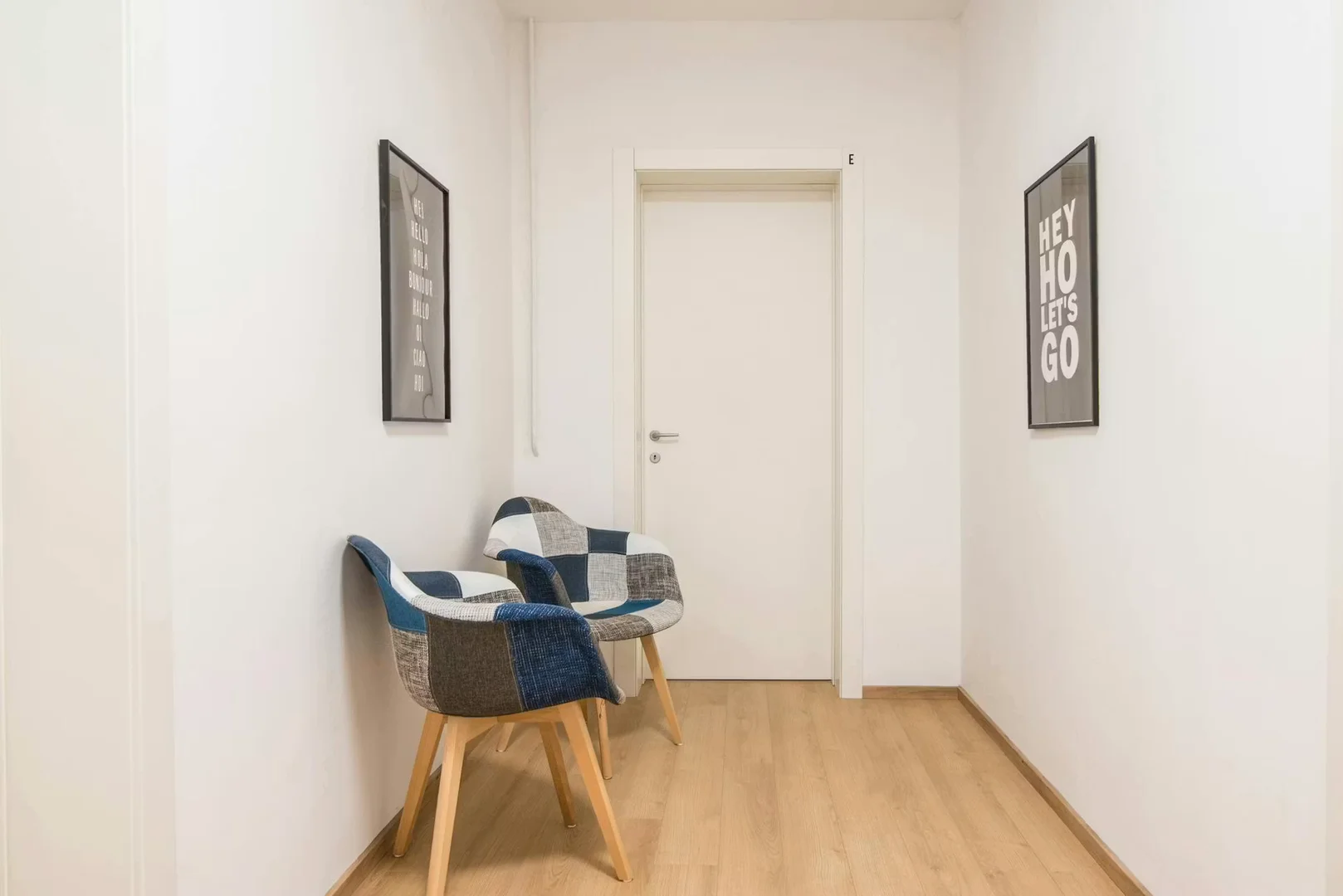 Functional student room perfect for studying in