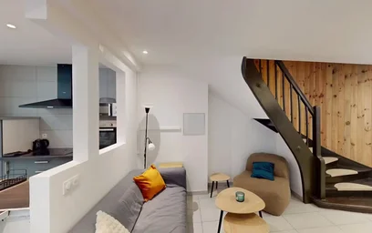 Moderne und helle Wohnung in {area}