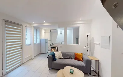 Entire apartment at Rue Louis Pasteur, image 3 of 10