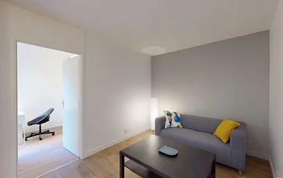Entire apartment at Rue du Port, Delille-Cathédrale-la Gare, image 5 of 10