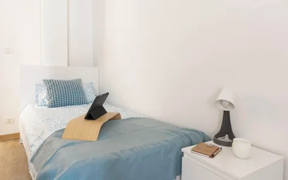 Günstiges Privatzimmer in {area}