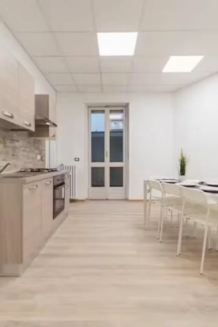 Zimmer in Studentenwohnung in  zu vermieten, voll möbliert