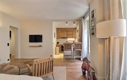 Entire apartment at Rue Jouvenet, 16th Arrondissement, image 10 of 10