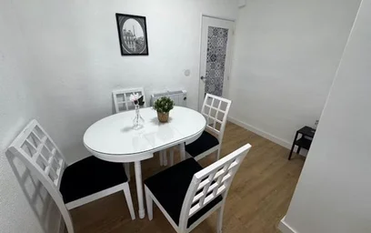 Prywatny pokój Calle Doña Romera, obraz 7 10
