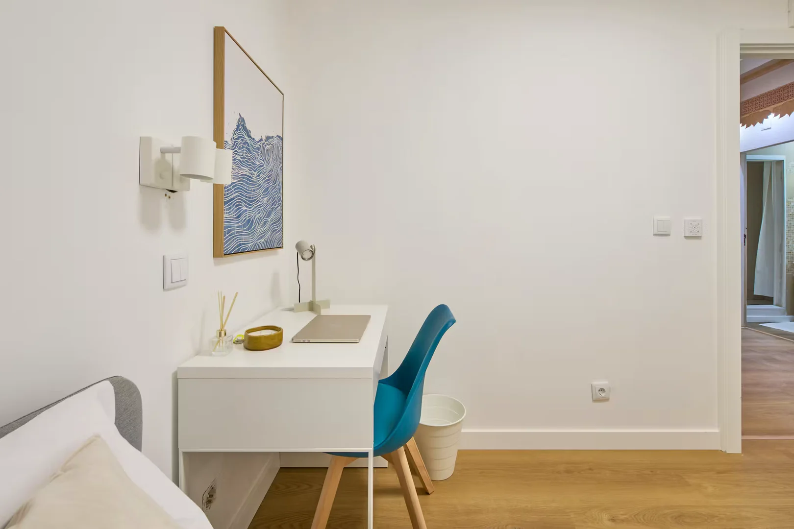 Cozy room for students available in 