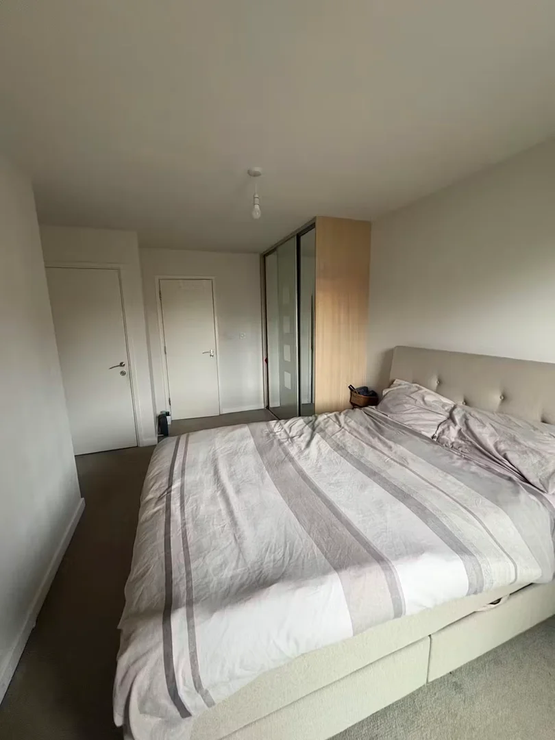 Quarto para alugar em apartamento de estudantes em , totalmente mobilado