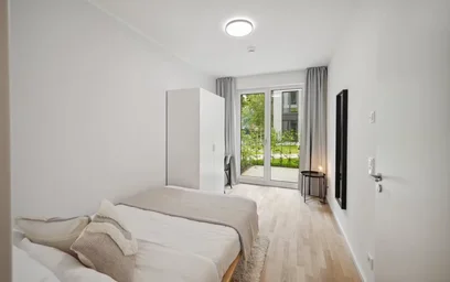 Habitación privada muy luminosa en {area}