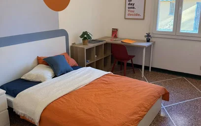 Pokój do wynajęcia z podwójnym łóżkiem w {area}