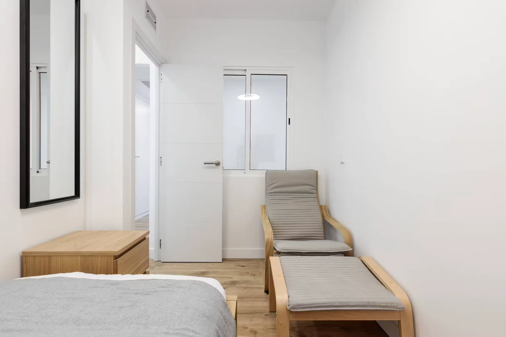 Chambre conviviale pour les étudiants dans  avec des équipements modernes