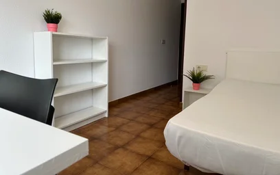 私人房间 在 Plaza de los Castaños, 10的图像1