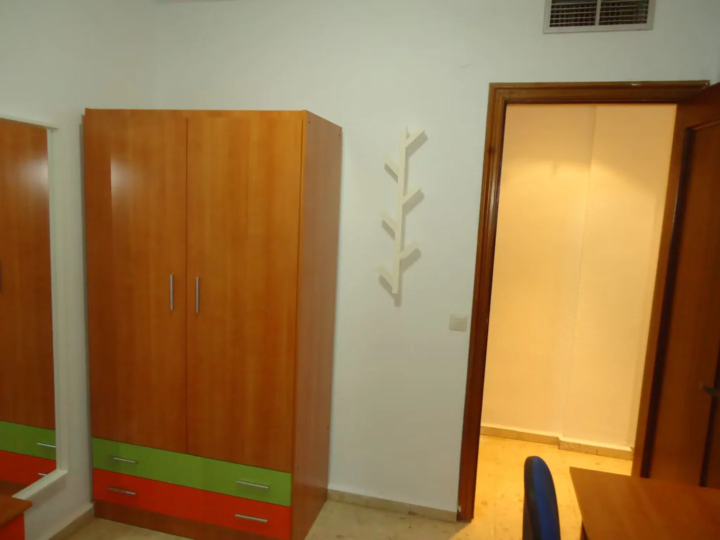 Quarto de estudante económico perto do campus em