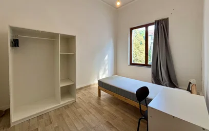 Quarto para alugar ao mês em {area}