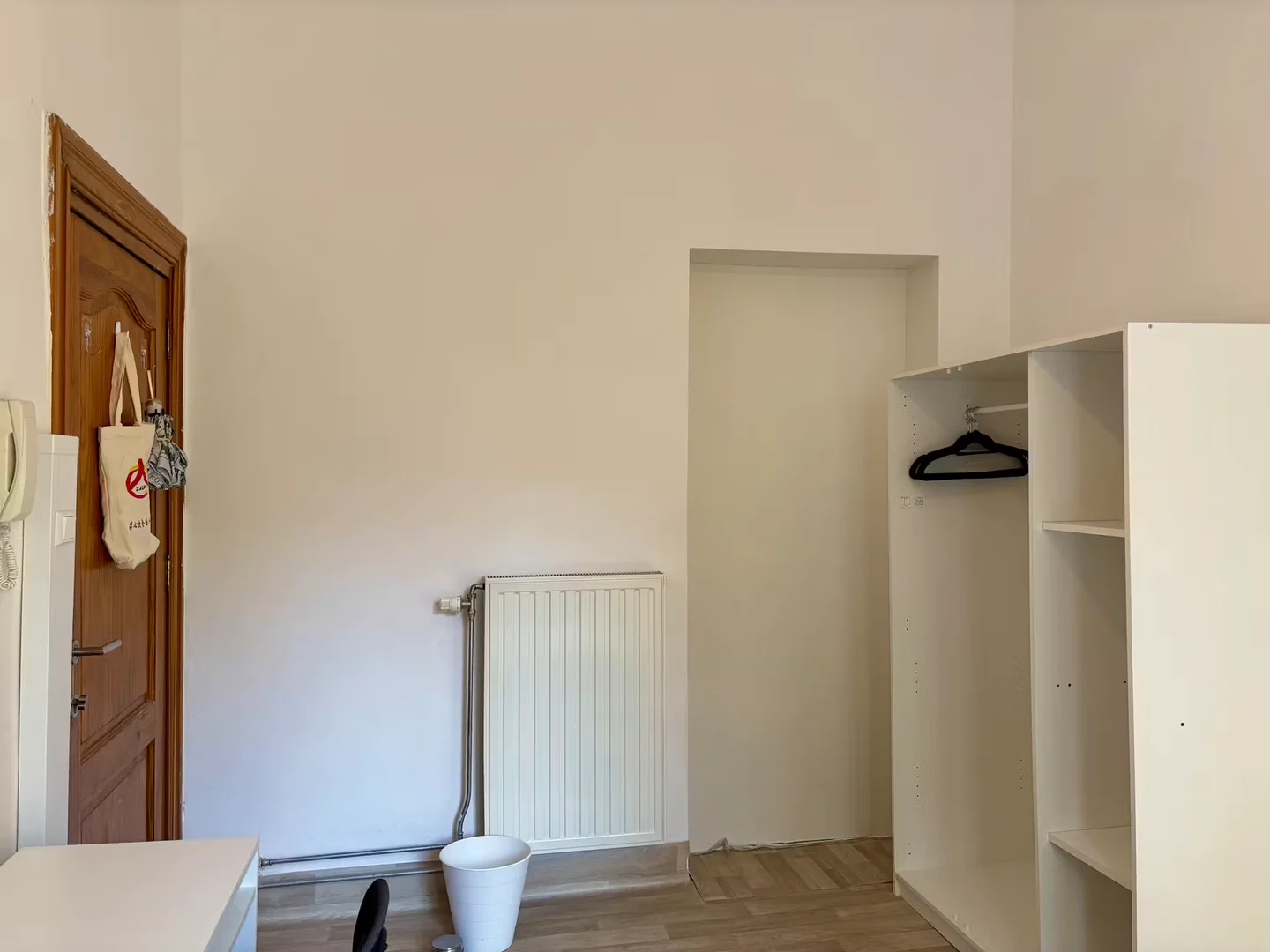 Quarto amigo do estudante em com comodidades modernas