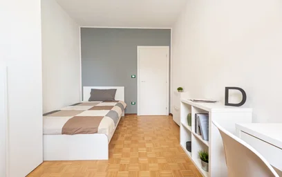 Quarto para alugar ao mês em {area}