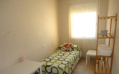 Quarto privado em Avenida de Medina Azahara, Poniente Sur, imagem 2 de 10