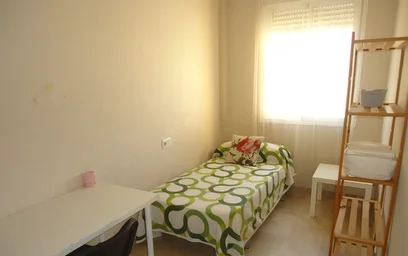 Quarto privado em Avenida de Medina Azahara, Poniente Sur, imagem 4 de 10