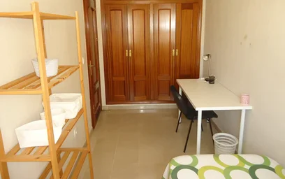 Quarto privado em Avenida de Medina Azahara, Poniente Sur, imagem 3 de 10