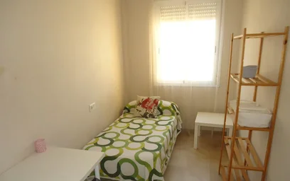 Quarto privado em Avenida de Medina Azahara, Poniente Sur, imagem 1 de 10