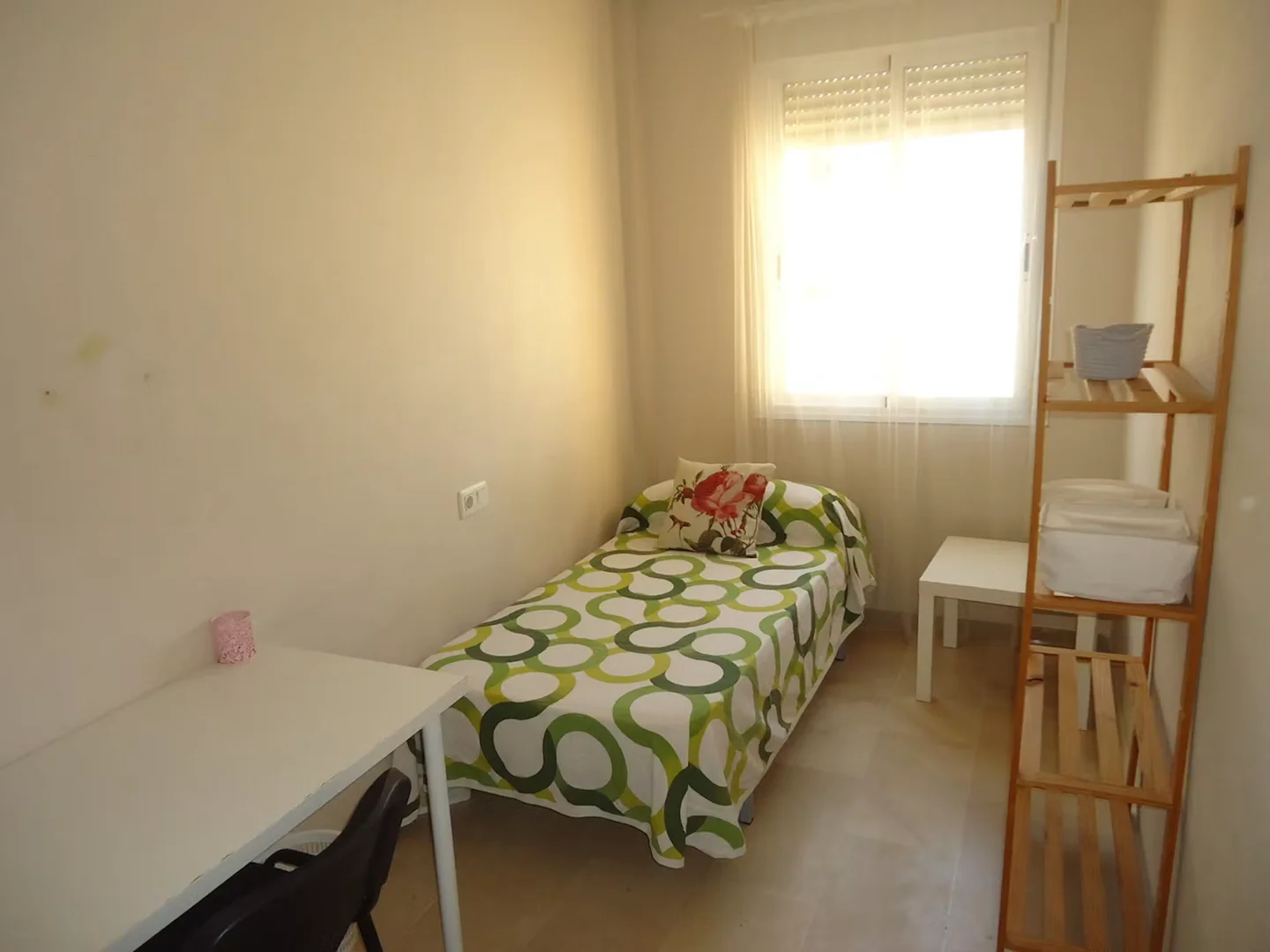 Quarto acolhedor para estudantes disponível em 