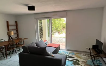 Gesamte Unterkunft in der Rue Christophe Colomb, bild 2 von 8