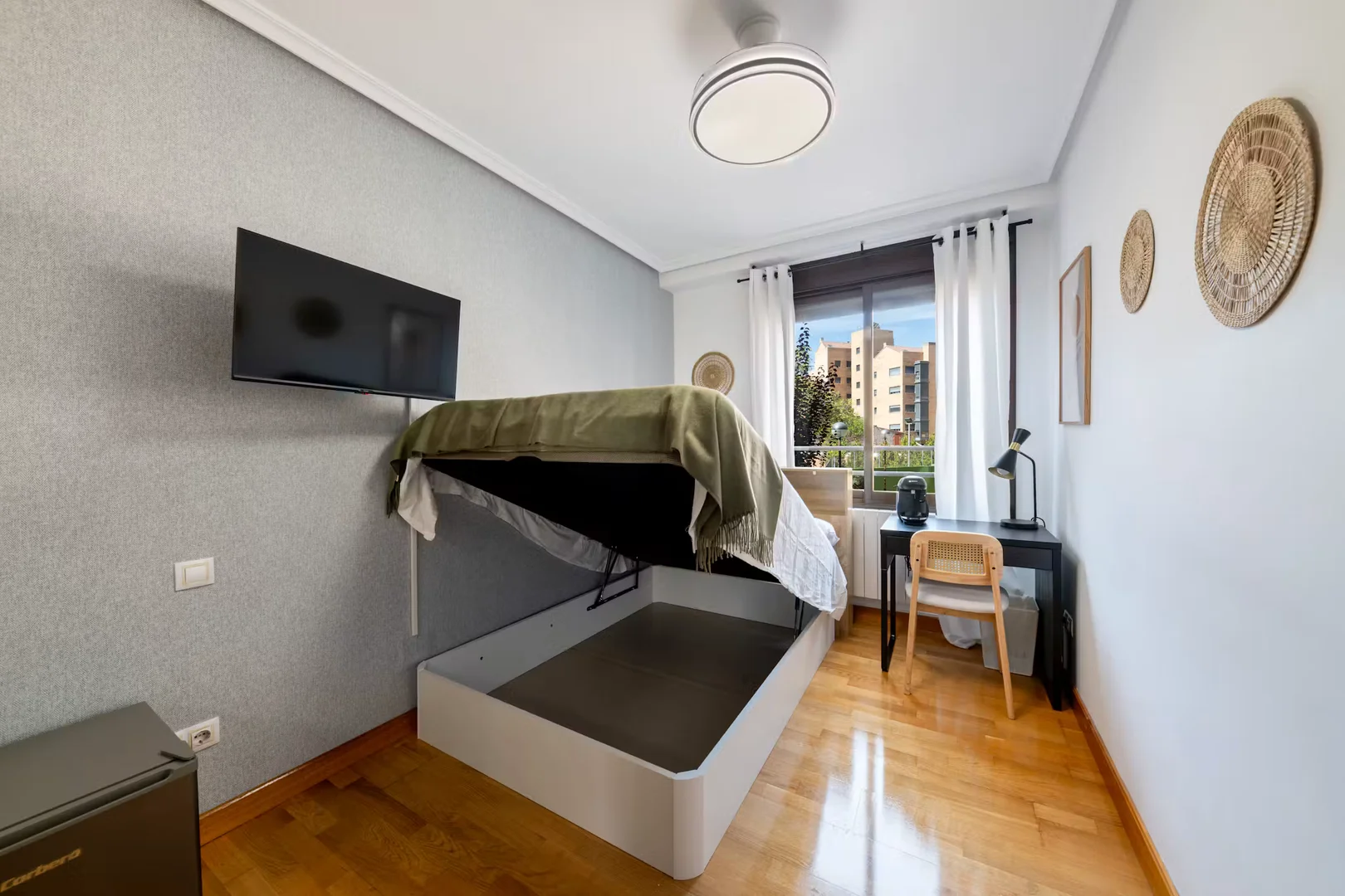 Chambre conviviale pour les étudiants dans  avec des équipements modernes