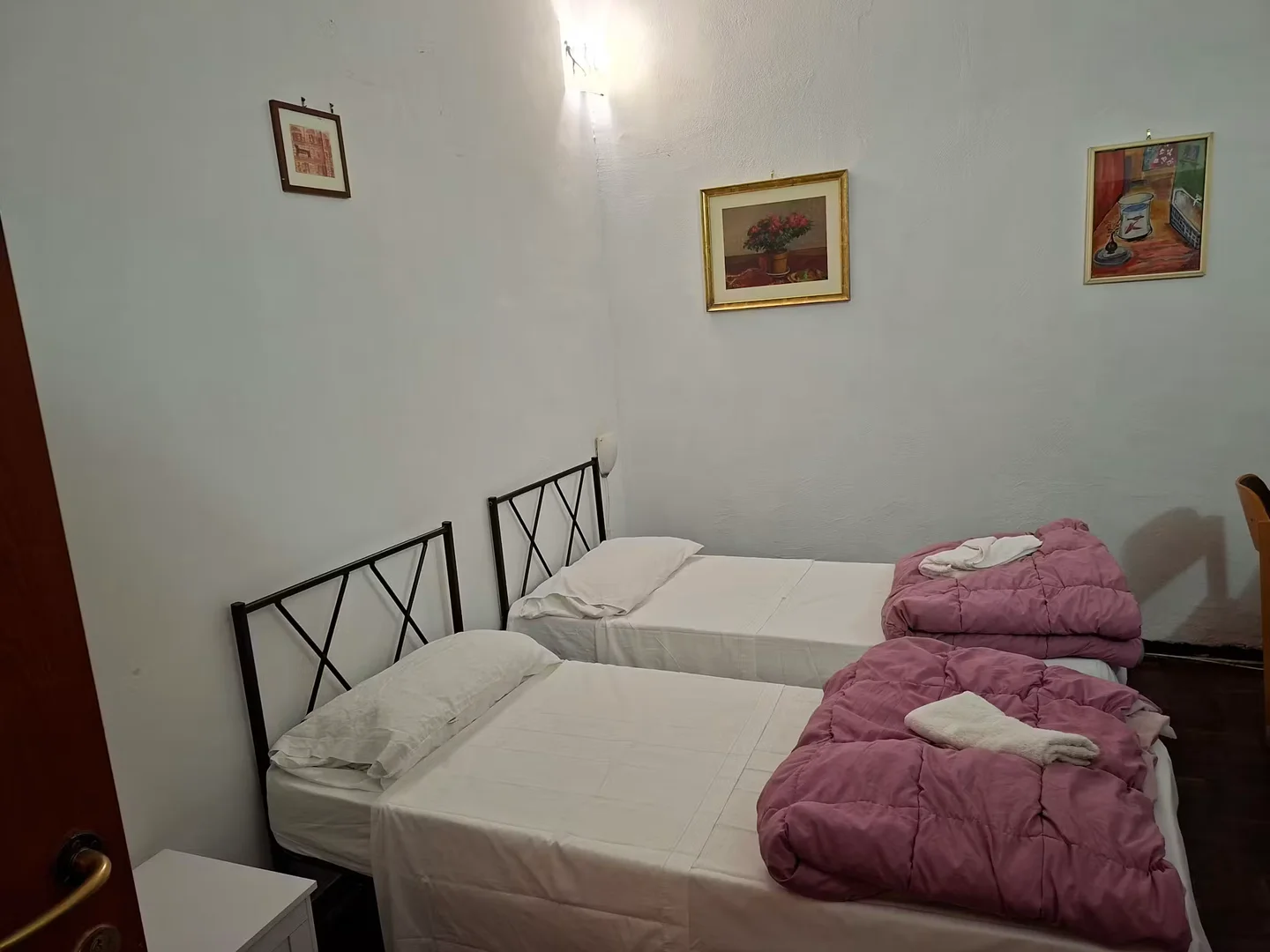 Chambre d'étudiant lumineuse et aérée avec accès facile à l'université dans 