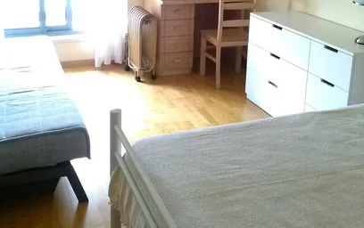 Chambre privée à Avenida de Berlim, Lisbon, image 9 de 10
