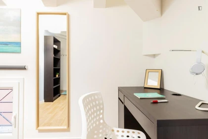 Quarto privado em Viale Alfredo Oriani, imagem 2 de 23