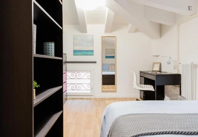 Quarto privado em Viale Alfredo Oriani, imagem 5 de 23